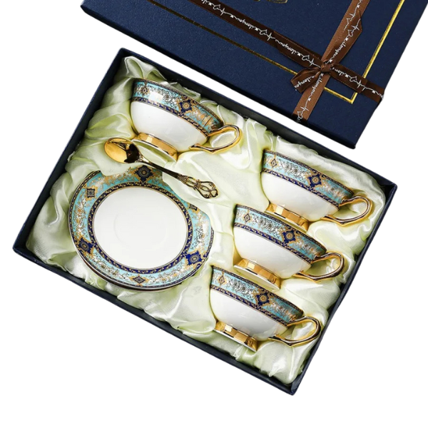 Conjunto de Xícaras e Pires em Porcelana Fina
