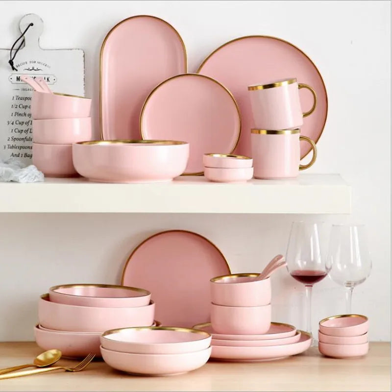 Louças em Porcelana Rosa com Borda Dourada