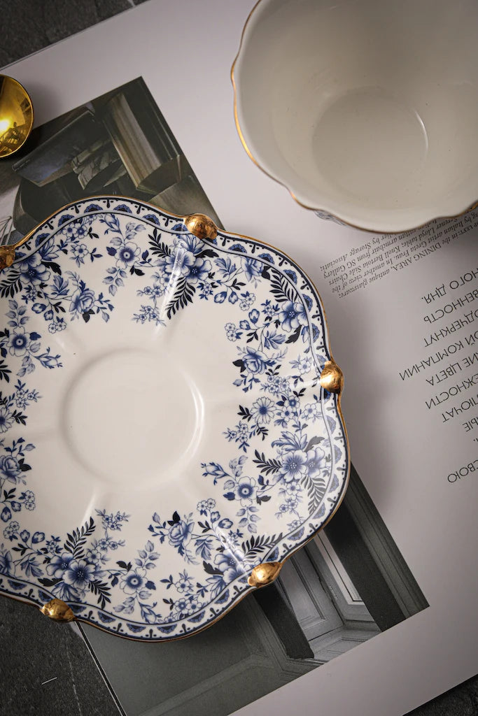 Conjunto de Xícara e Pires em Porcelana Fina Premium